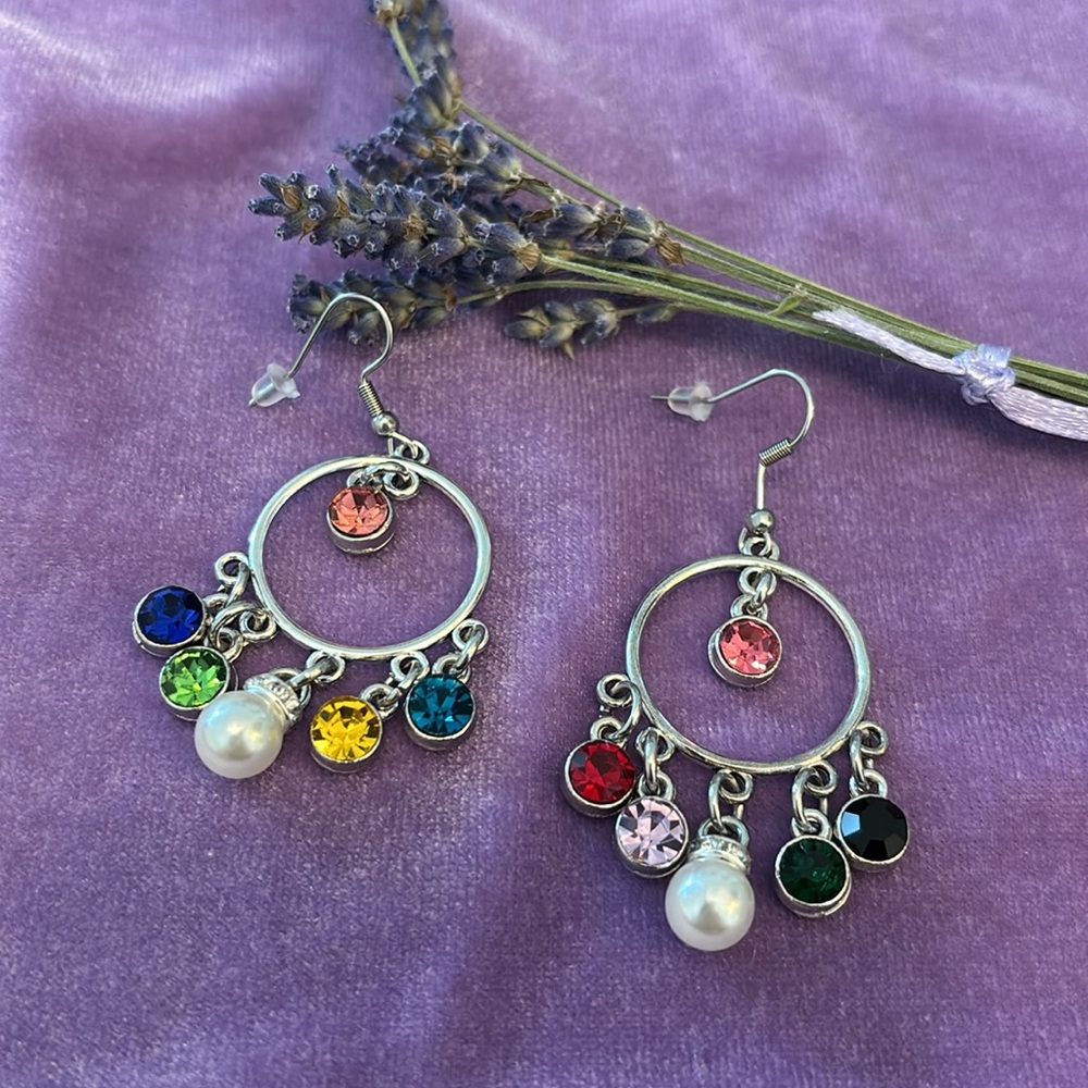 💜💜💜 3/$30 Elegant Multi-Color Dangle Pearl & Gemstone Earrings. E52